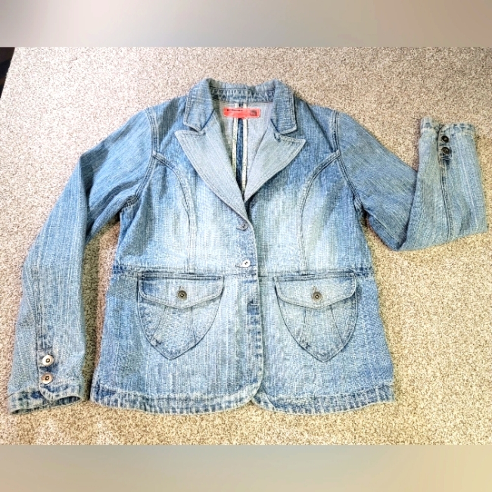 VTG Mossissue 2-Button Jean Jacket    SIZE: M   ‎  FADED LIGHT BLUE DENIM
